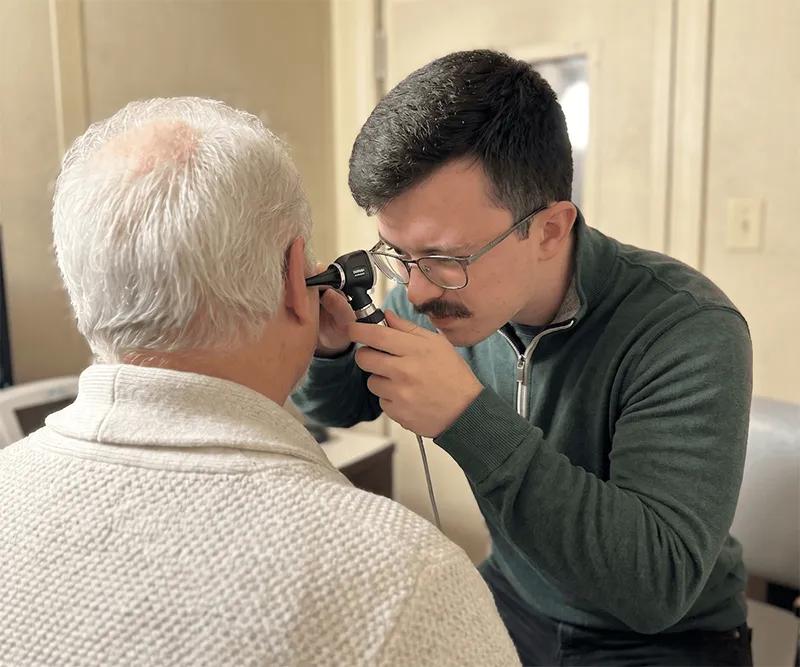 Tinnitus consultation in progress