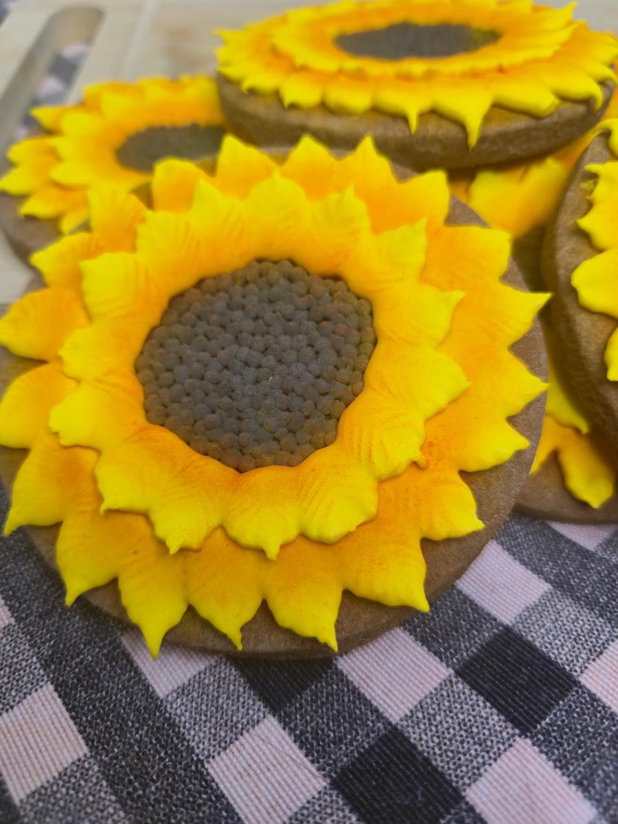 Bolachas Personalizadas - Girassóis - Bolos de aniversário no Porto | Bento Cakes, Cake Design, Bolachas e Cupcakes | Porto | Sahri Dessert Art