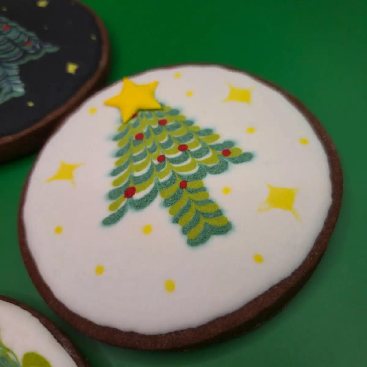 Bolachas Personalizadas - Árvore e Coroa de Natal - Bolos de aniversário no Porto | Bento Cakes, Cake Design, Bolachas e Cupcakes | Porto | Sahri Dessert Art