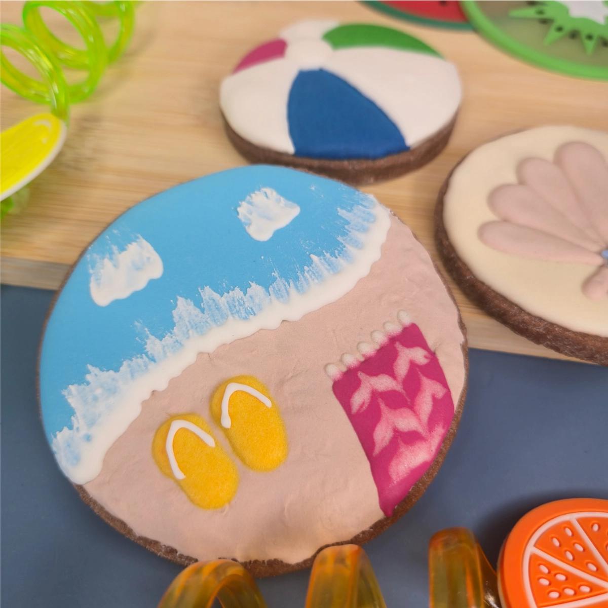 Bolachas Personalizadas - Praia - Bolos de aniversário no Porto | Bento Cakes, Cake Design, Bolachas e Cupcakes | Porto | Sahri Dessert Art