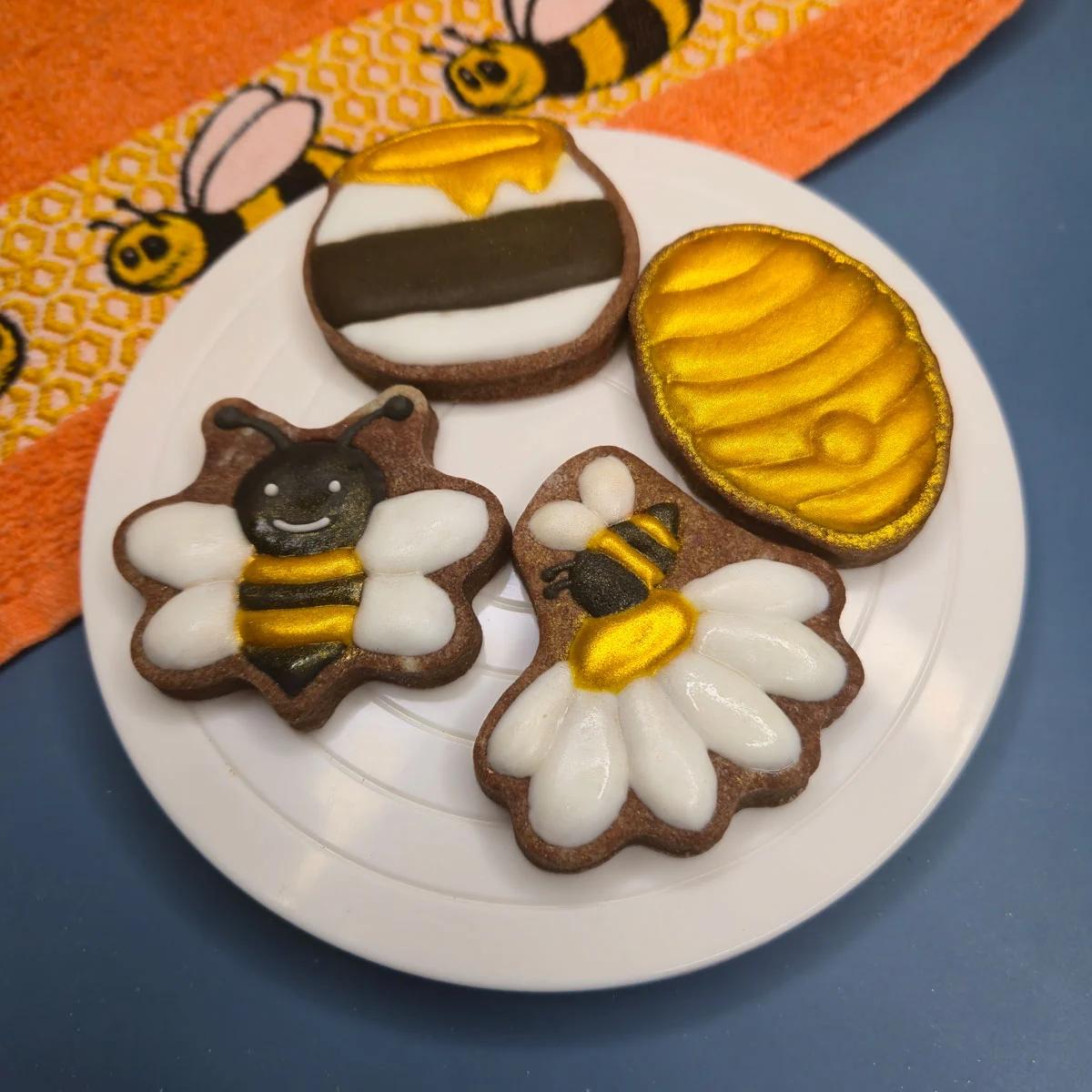 Bolachas Personalizadas - Abelhas - Bolos de aniversário no Porto | Bento Cakes, Cake Design, Bolachas e Cupcakes | Porto | Sahri Dessert Art