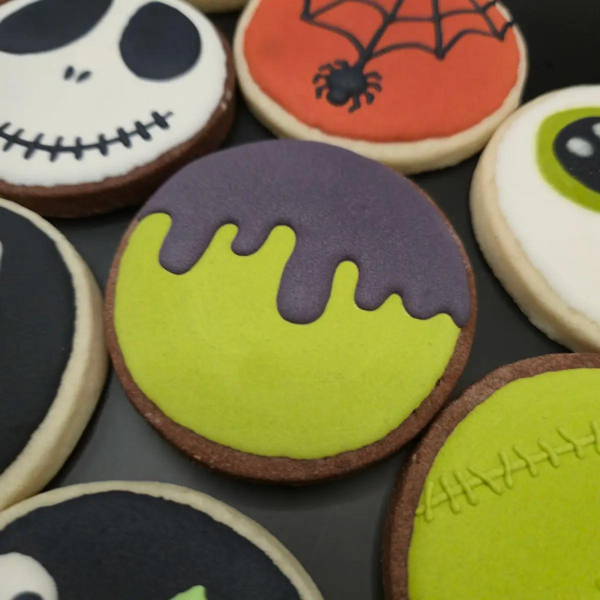 Bolachas Geek Personalizadas - Halloween - Variado - Bolos de aniversário no Porto | Bento Cakes, Cake Design, Bolachas e Cupcakes | Porto | Sahri Dessert Art