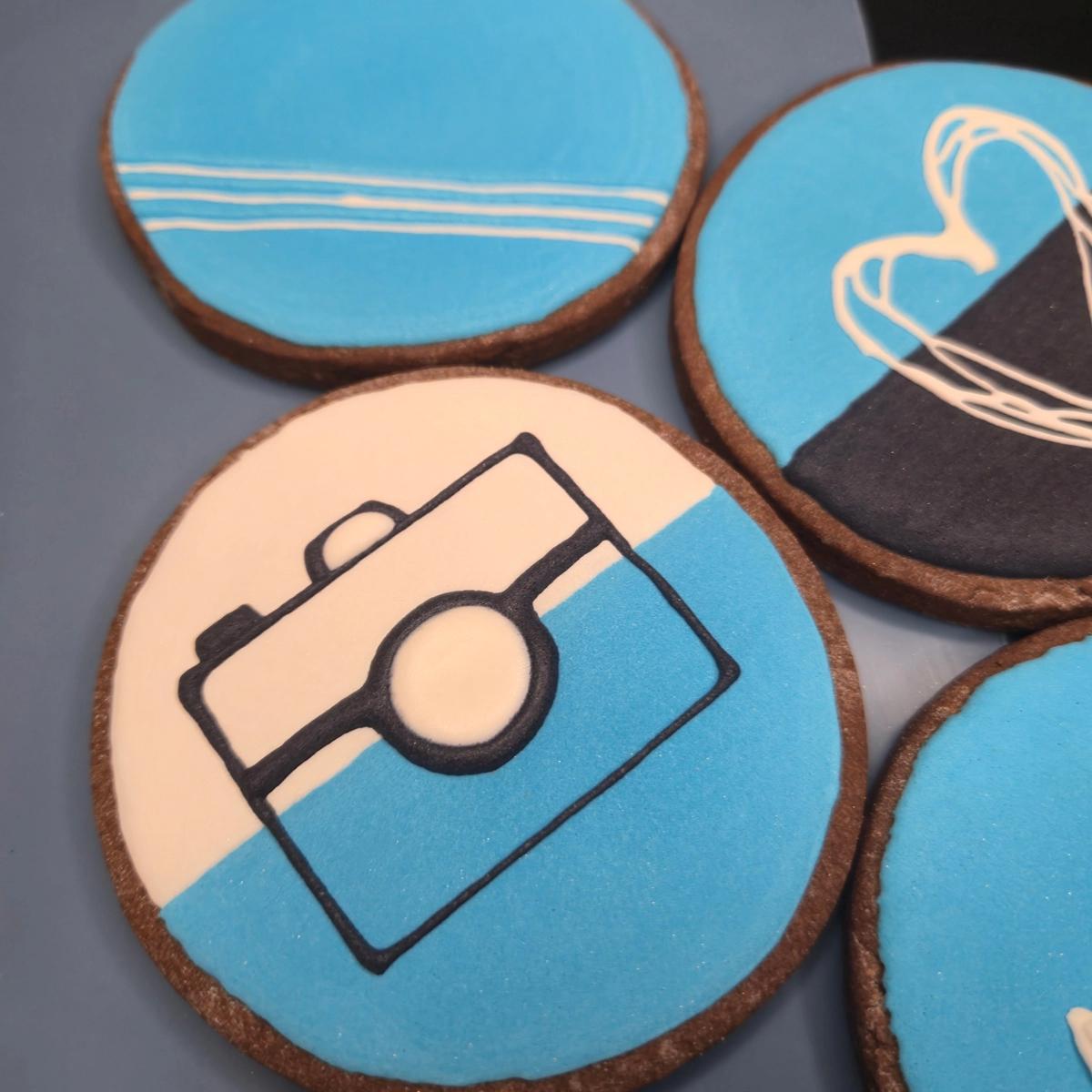 Bolachas Personalizadas - Branding - Plumi - Bolos de aniversário no Porto | Bento Cakes, Cake Design, Bolachas e Cupcakes | Porto | Sahri Dessert Art