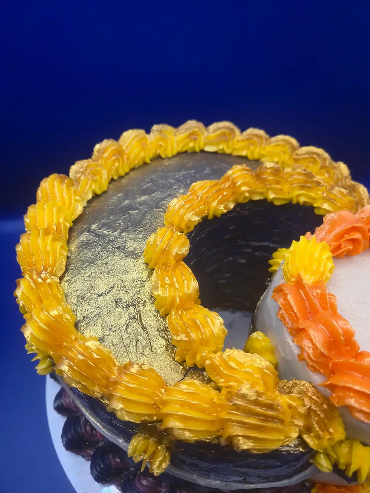 Bolo de Aniversário Geek Personalizado - Lunala & Solgaleo - Pokémon - Bolos de aniversário no Porto | Bento Cakes, Cake Design, Bolachas e Cupcakes | Porto | Sahri Dessert Art