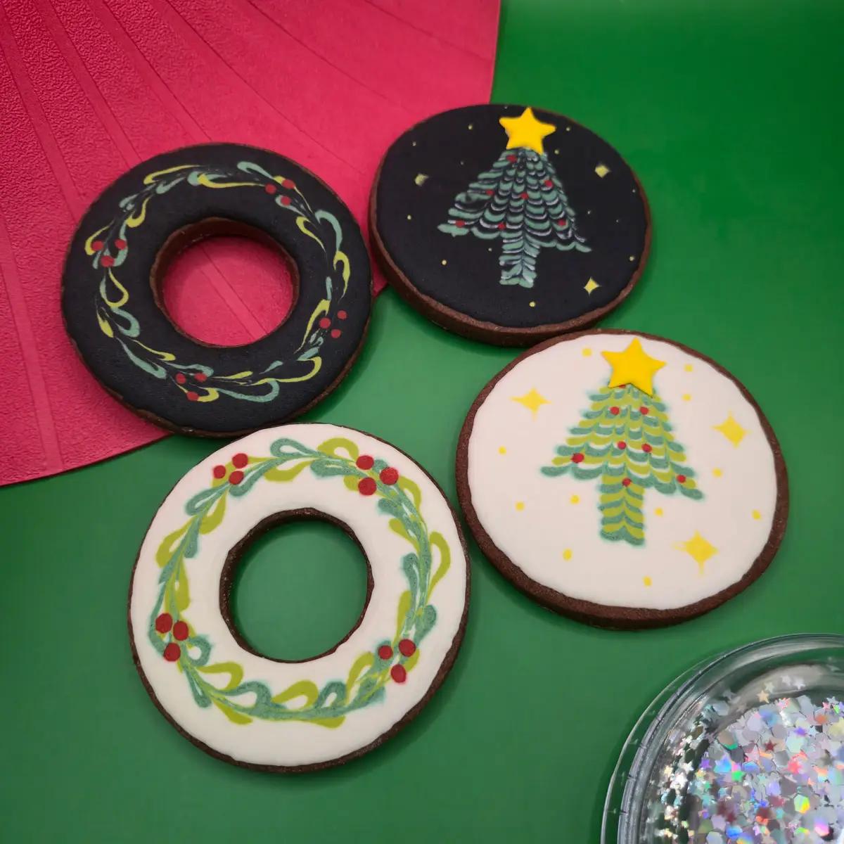 Bolachas Personalizadas - Árvore e Coroa de Natal - Bolos de aniversário no Porto | Bento Cakes, Cake Design, Bolachas e Cupcakes | Porto | Sahri Dessert Art