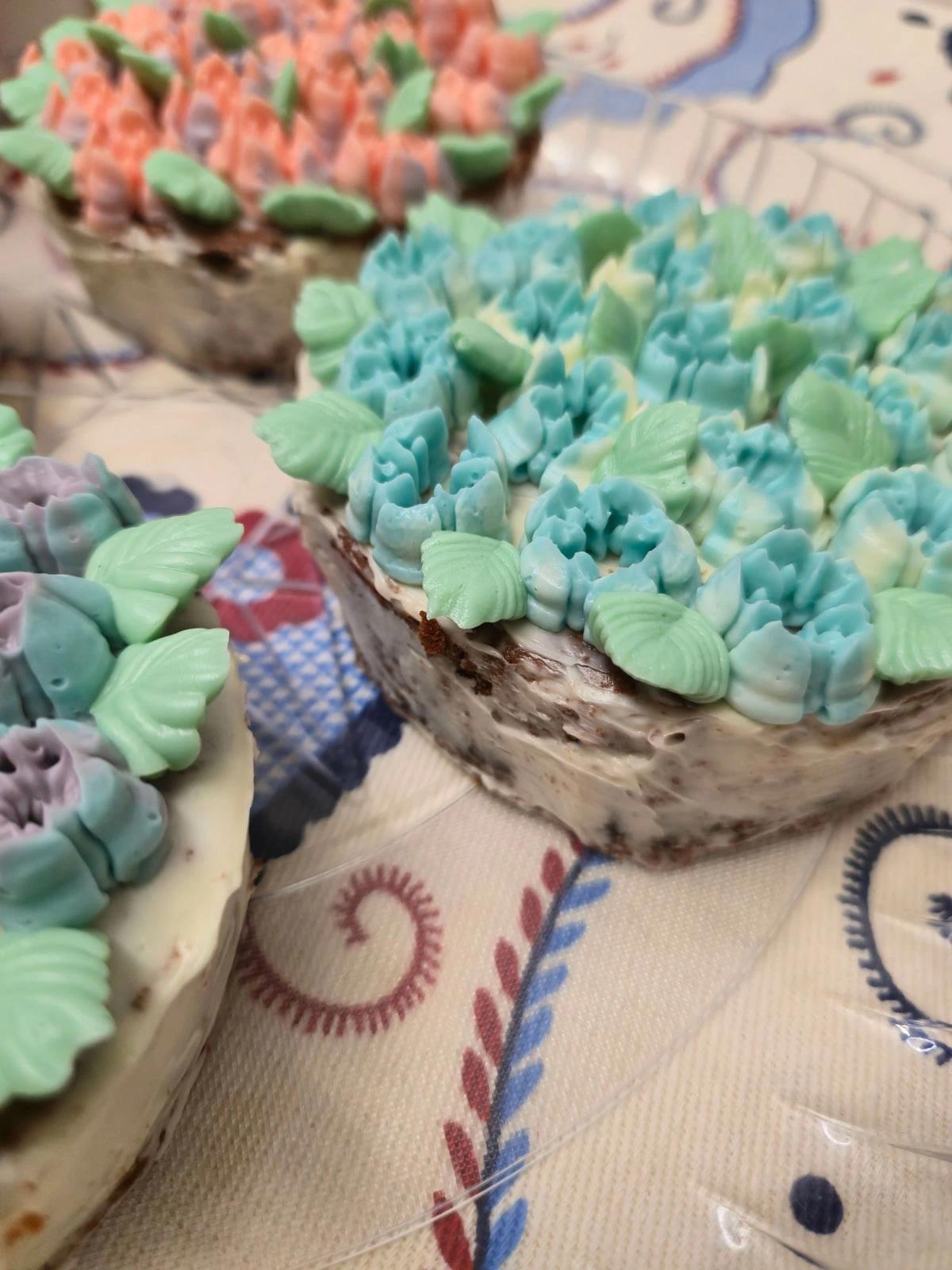 Bento Cake Personalizado - Flores 3D - Bolos de aniversário no Porto | Bento Cakes, Cake Design, Bolachas e Cupcakes | Porto | Sahri Dessert Art