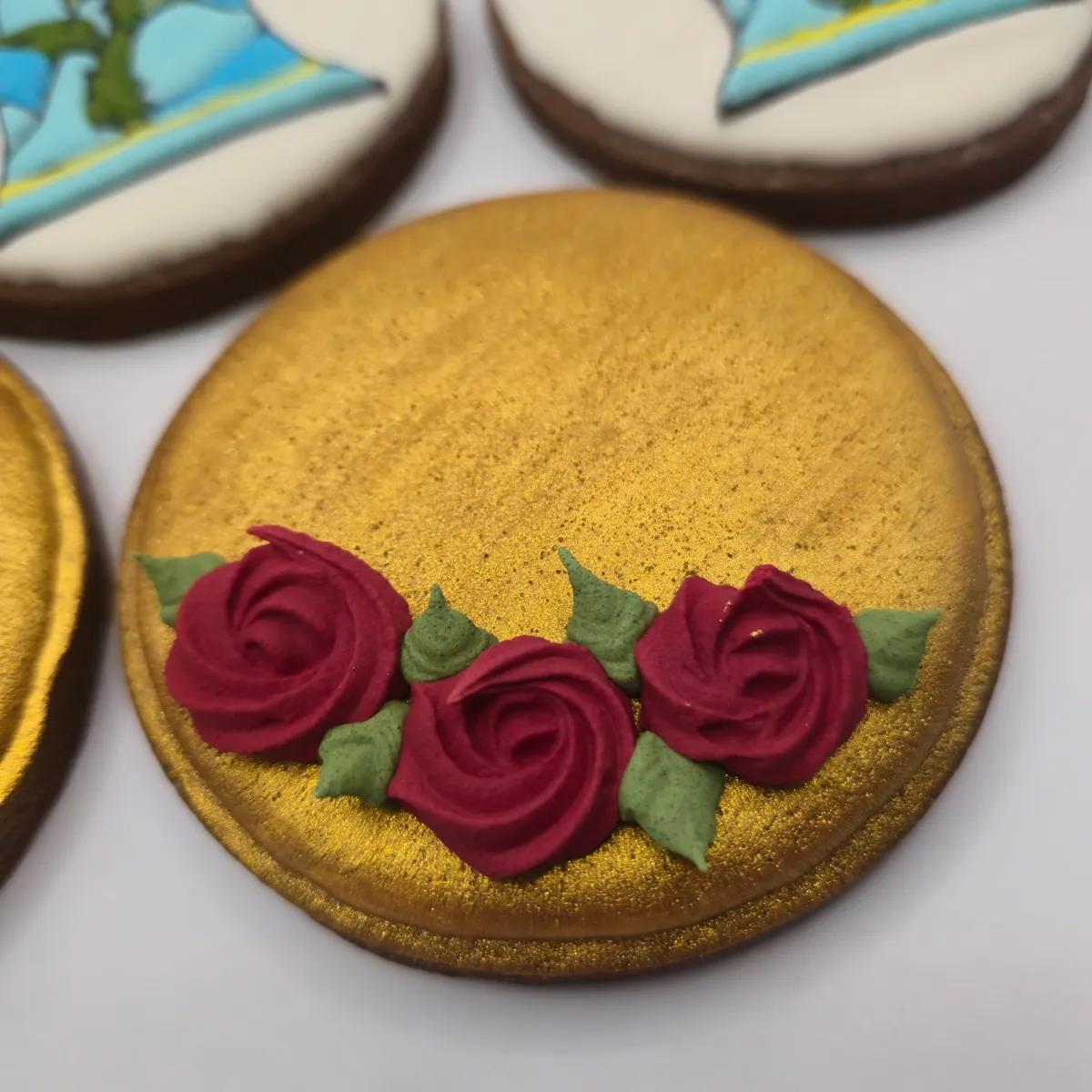 Bolachas Geek Personalizadas - A Bela e o Monstro - Bolos de aniversário no Porto | Bento Cakes, Cake Design, Bolachas e Cupcakes | Porto | Sahri Dessert Art