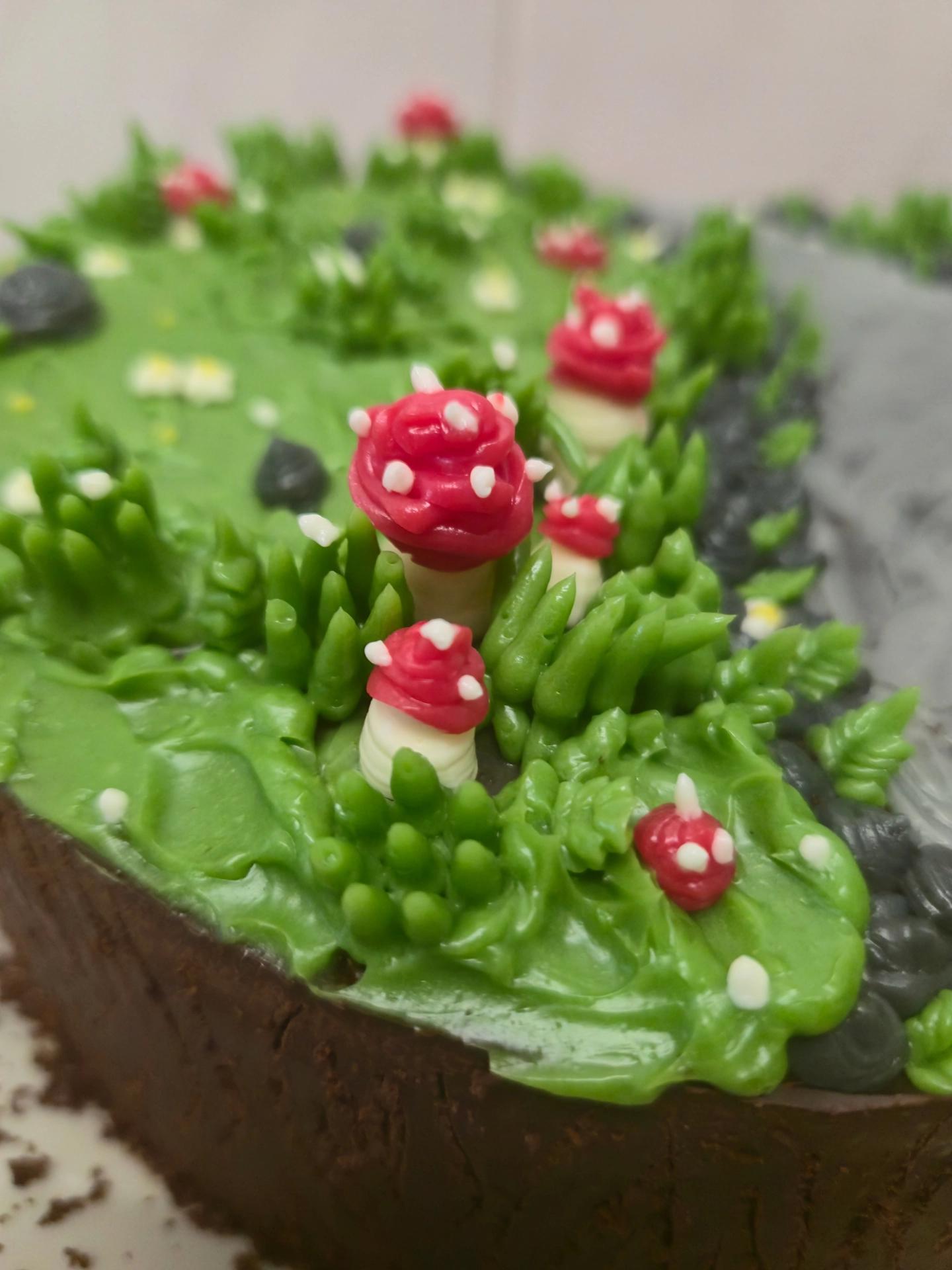 Bolo de Aniversário Geek Personalizado - Fantasia - Bolos de aniversário no Porto | Bento Cakes, Cake Design, Bolachas e Cupcakes | Porto | Sahri Dessert Art