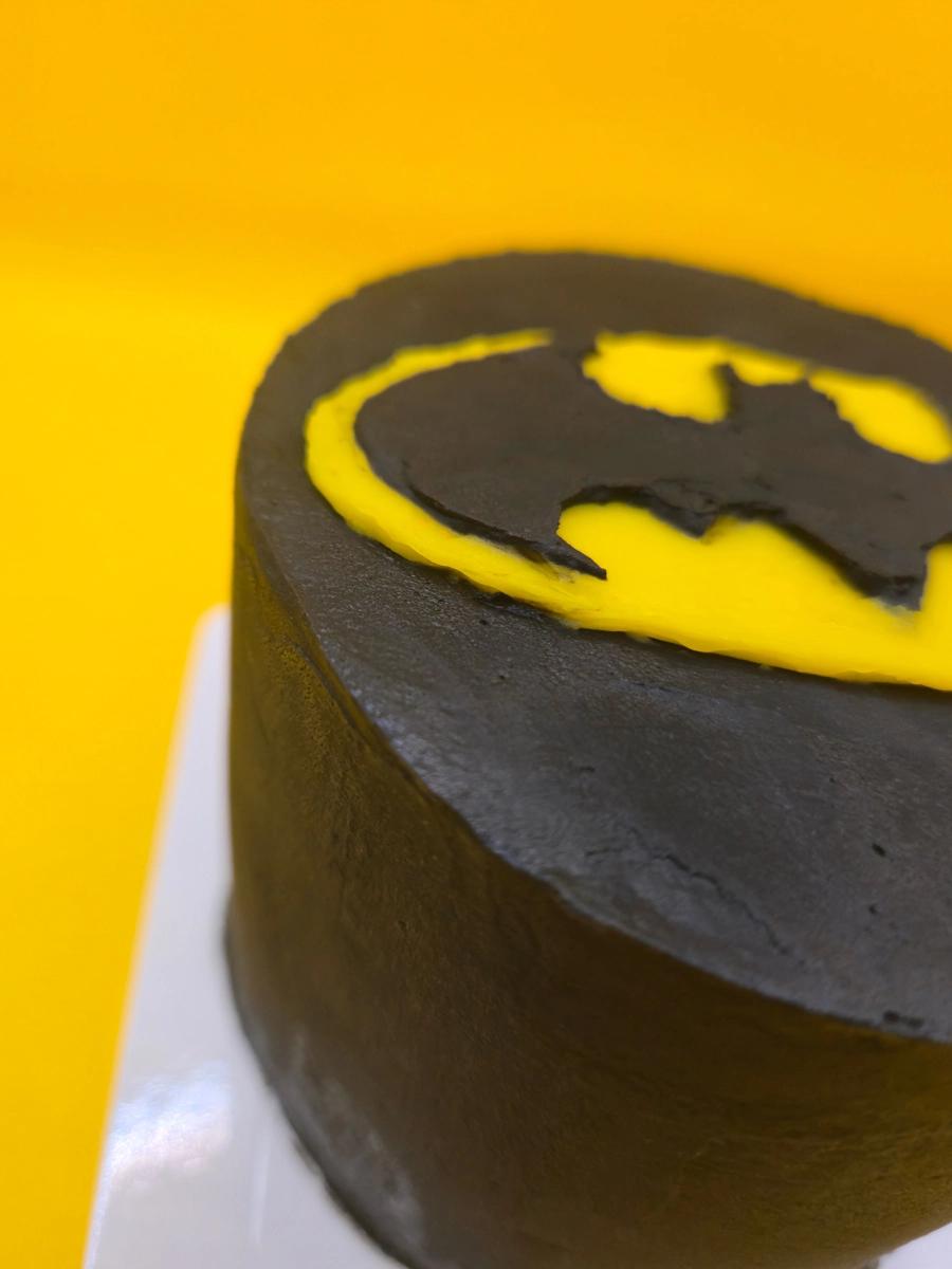 Bento Cake Geek Personalizado - Batman - Bolos de aniversário no Porto | Bento Cakes, Cake Design, Bolachas e Cupcakes | Porto | Sahri Dessert Art