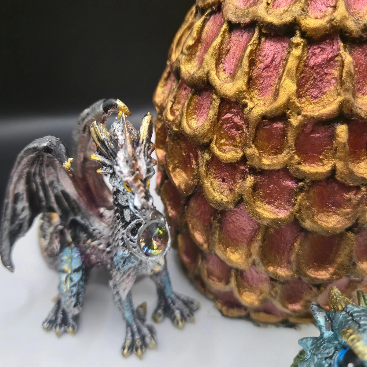 Bolo de aniversário geek personalizado - Ovo de Dragão - Bolos de aniversário no Porto | Bento Cakes, Cake Design, Bolachas e Cupcakes | Porto | Sahri Dessert Art