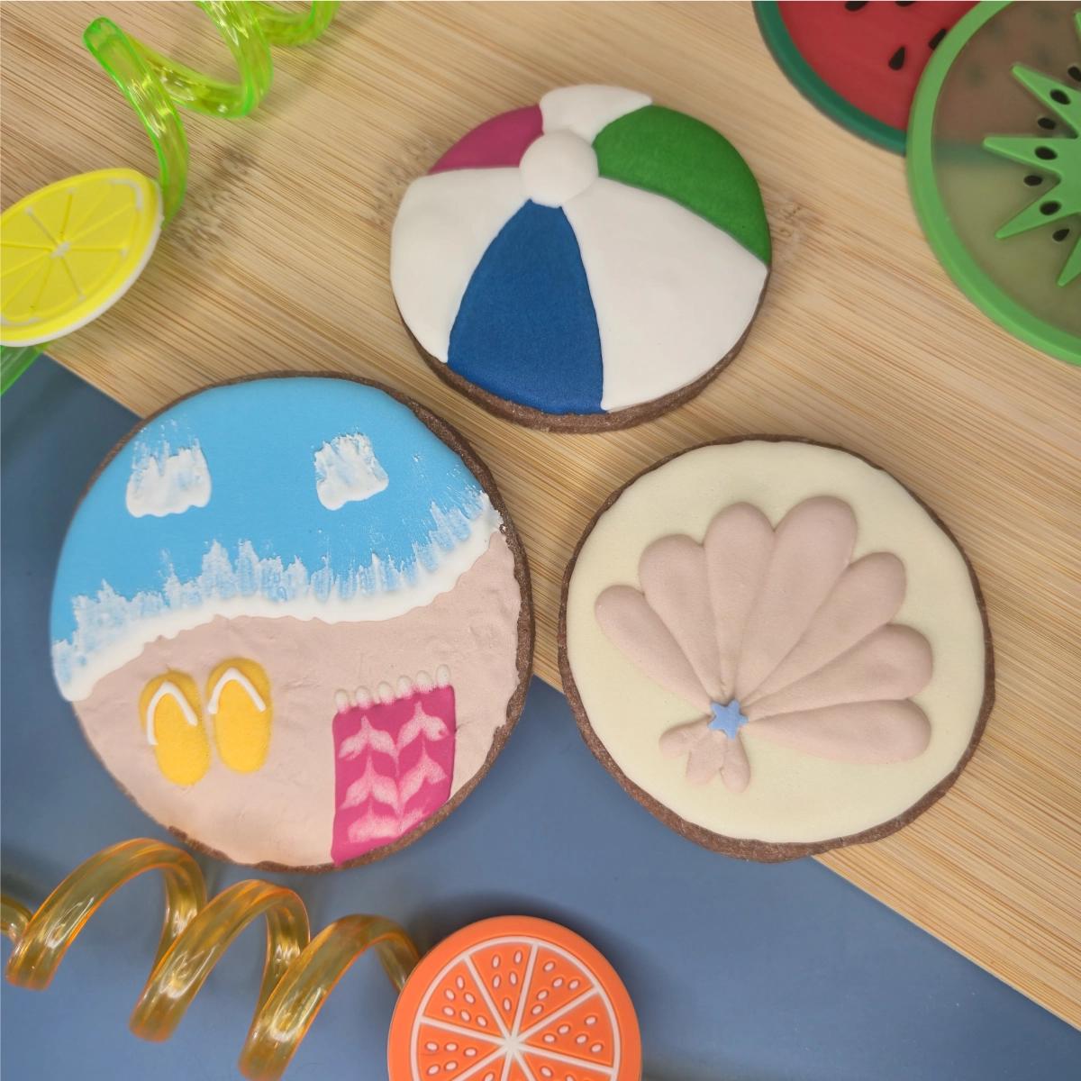 Bolachas Personalizadas - Praia - Bolos de aniversário no Porto | Bento Cakes, Cake Design, Bolachas e Cupcakes | Porto | Sahri Dessert Art