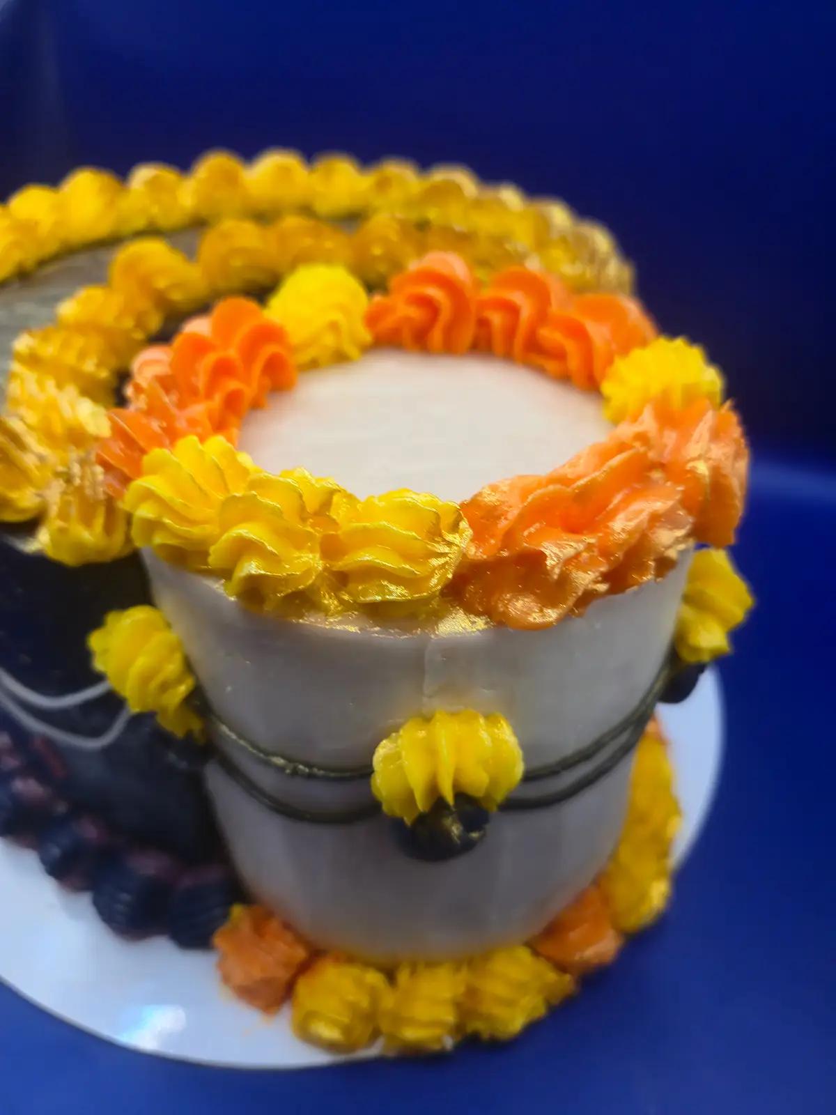 Bolo de Aniversário Geek Personalizado - Lunala & Solgaleo - Pokémon - Bolos de aniversário no Porto | Bento Cakes, Cake Design, Bolachas e Cupcakes | Porto | Sahri Dessert Art