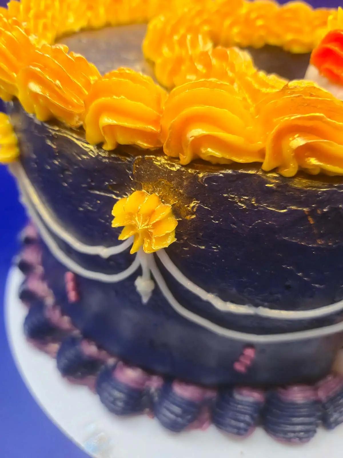 Bolo de Aniversário Geek Personalizado - Lunala & Solgaleo - Pokémon - Bolos de aniversário no Porto | Bento Cakes, Cake Design, Bolachas e Cupcakes | Porto | Sahri Dessert Art