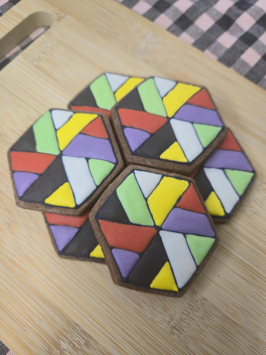 Bolachas Personalizadas - Design Geométrico - Bolos de aniversário no Porto | Bento Cakes, Cake Design, Bolachas e Cupcakes | Porto | Sahri Dessert Art