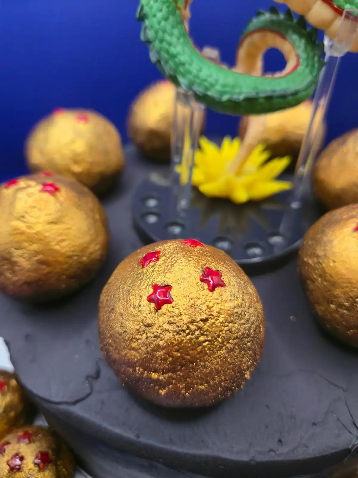 Bolo de Aniversário Geek Personalizado - Dragon Ball - Bolos de aniversário no Porto | Bento Cakes, Cake Design, Bolachas e Cupcakes | Porto | Sahri Dessert Art