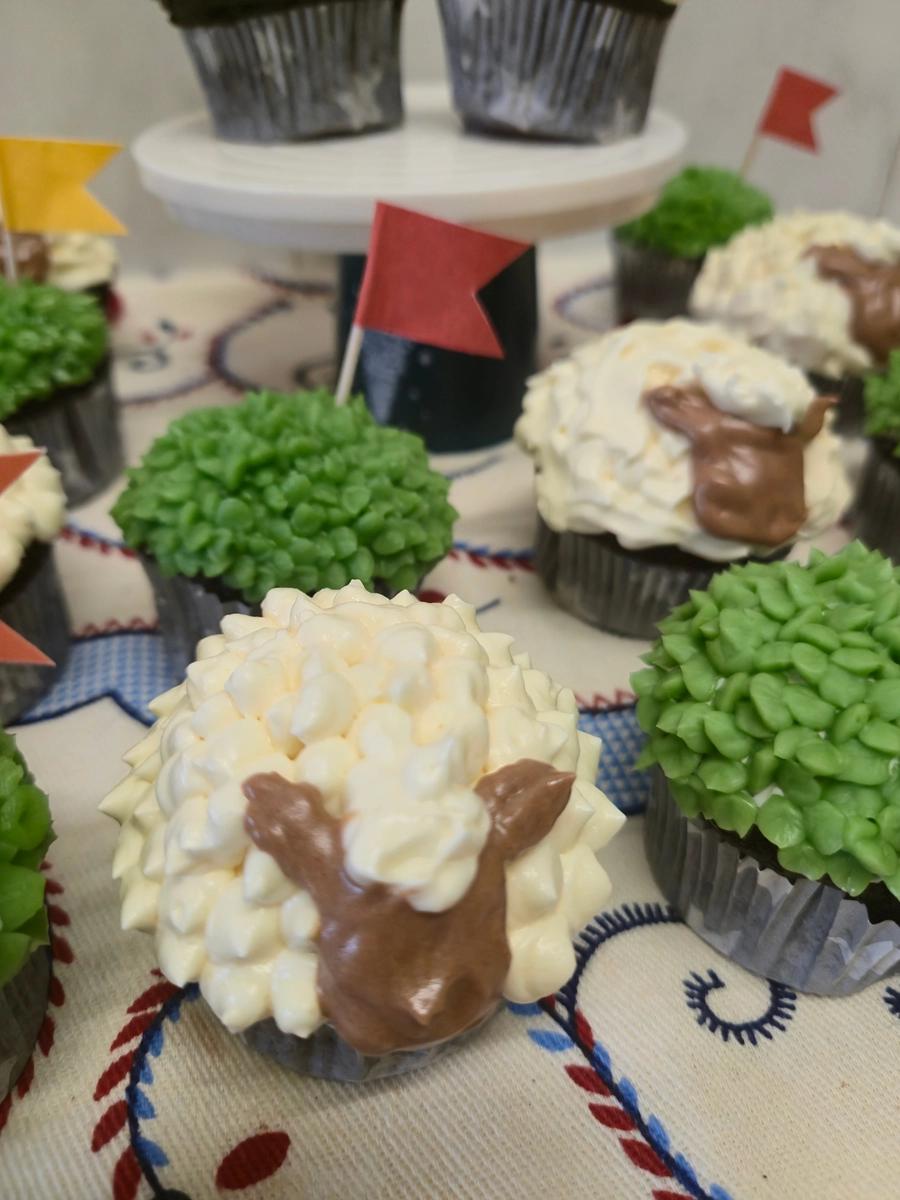 Cupcakes Personalizados - S. João - Bolos de aniversário no Porto | Bento Cakes, Cake Design, Bolachas e Cupcakes | Porto | Sahri Dessert Art