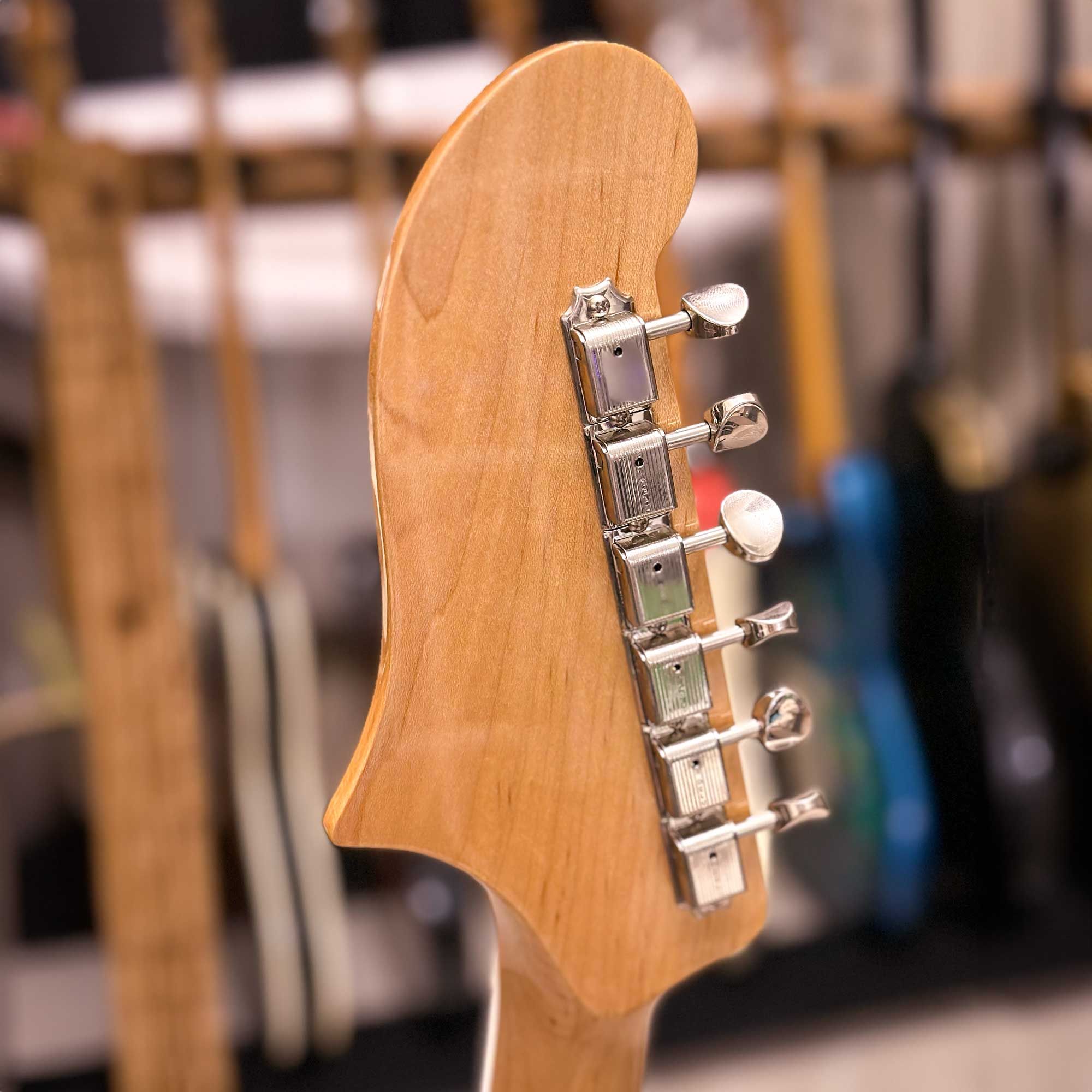 Bilt Volare headstock back