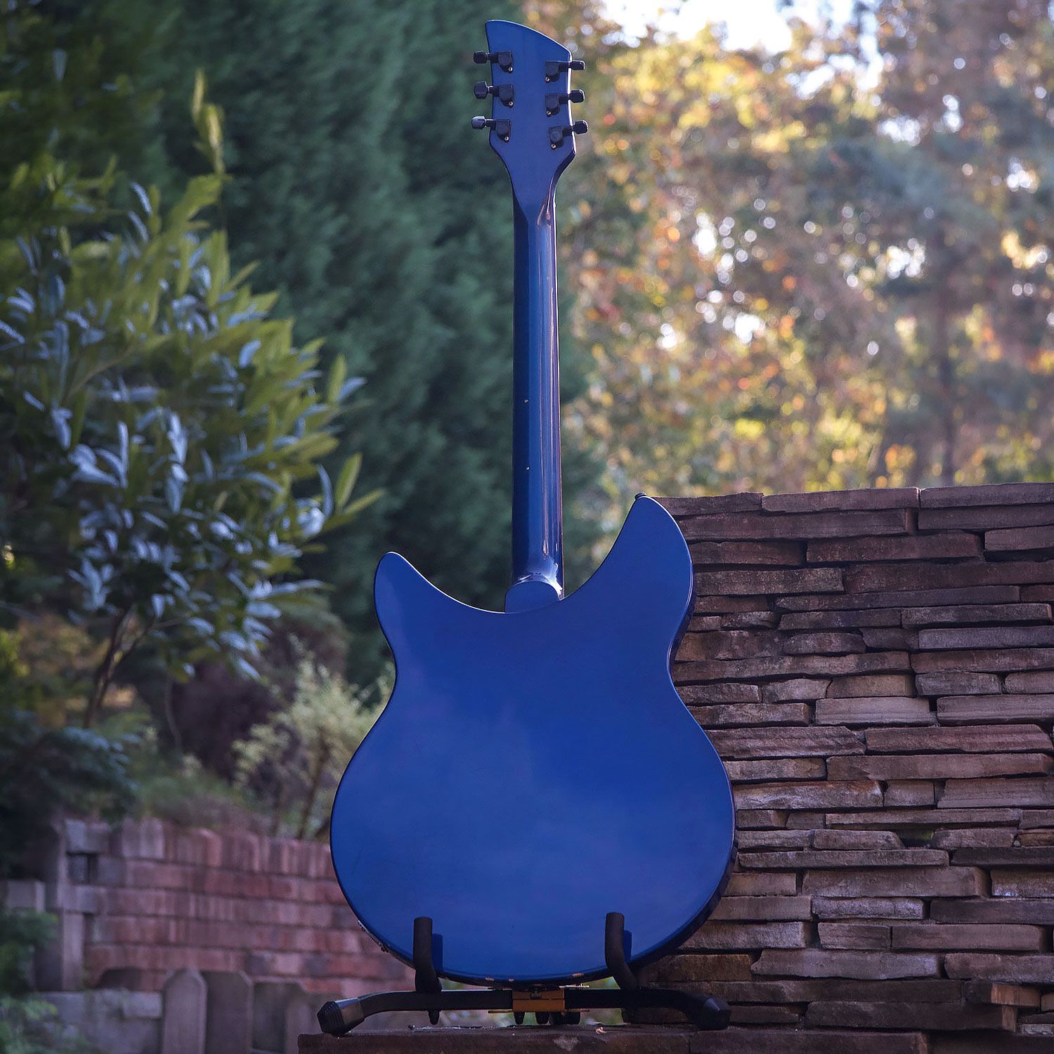 1989 Rickenbacker 330 back