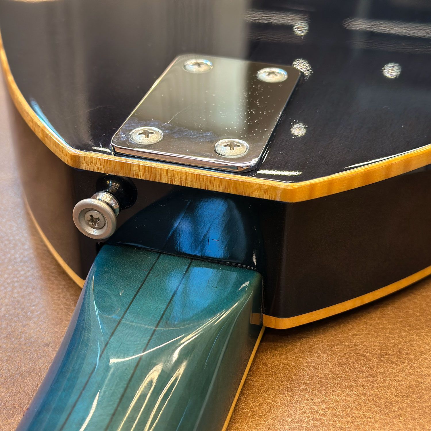 2008 Vox Japan VBW-2500 woodbinding