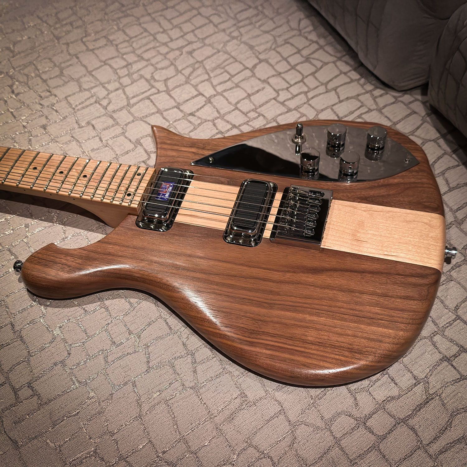 2007 Rickenbacker 650D side