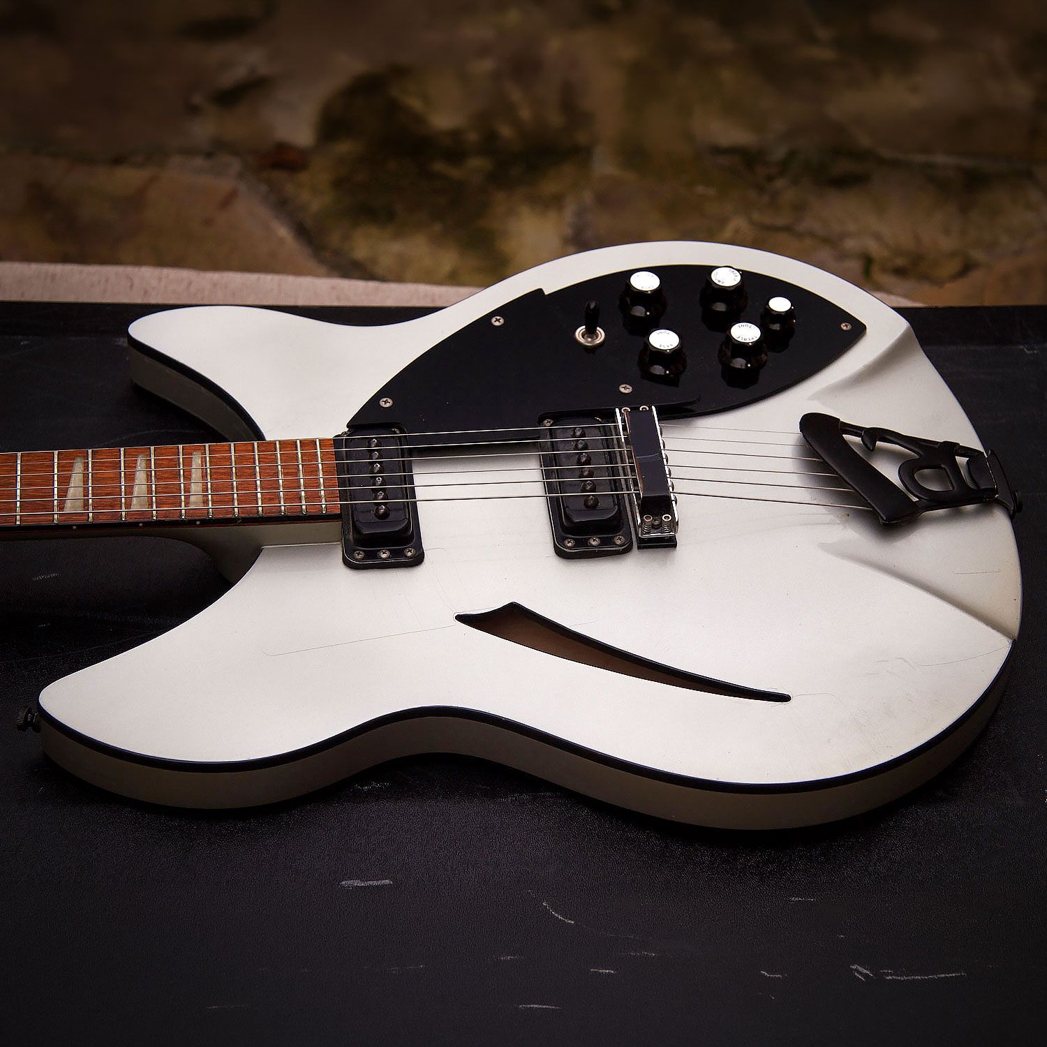 1988 Rickenbacker 360WB side