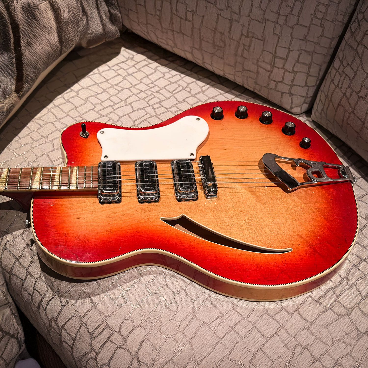 1967 Rickenbacker 370F side