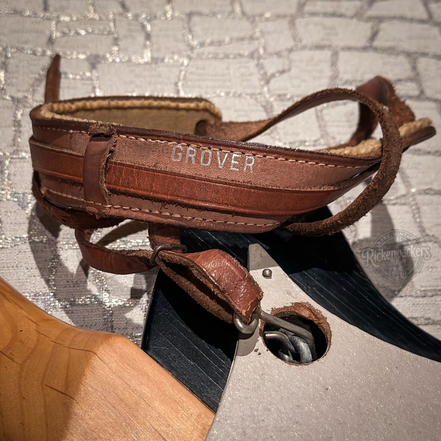 1957 Rickenbacker Combo 900 - original strap