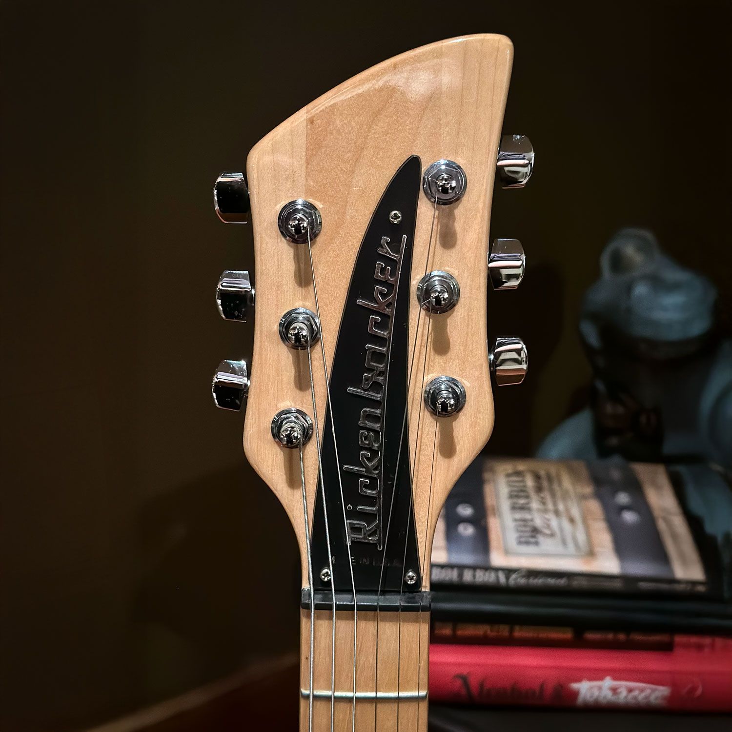 1997 Rickenbacker 650A headstock