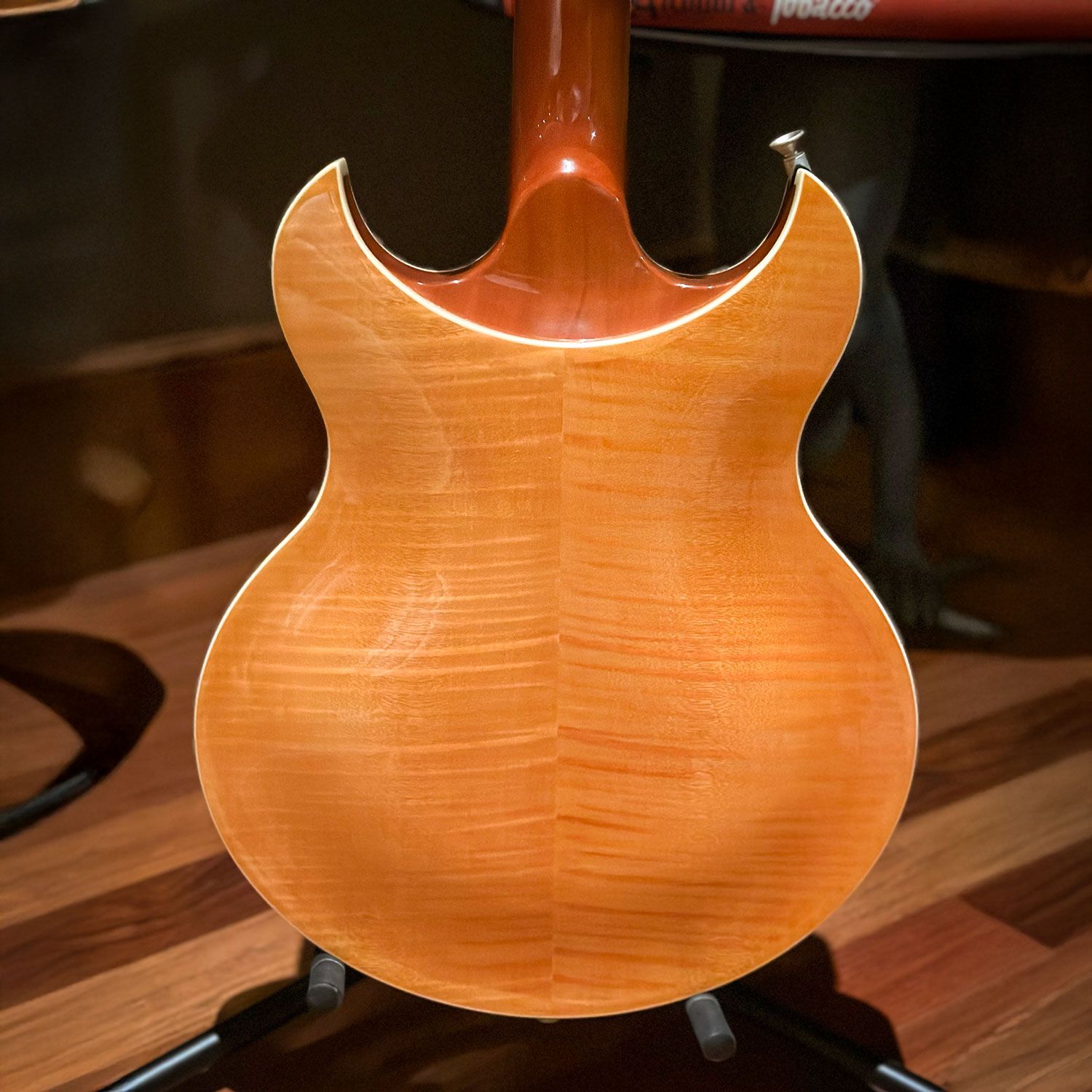 2012 Vox Korea HDC-77 body back