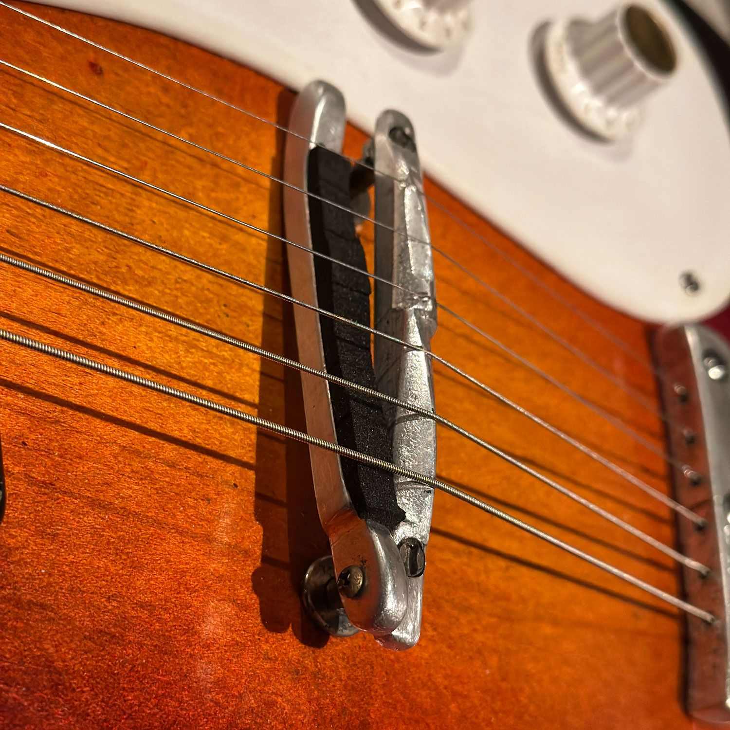 Mosrite Student string mute