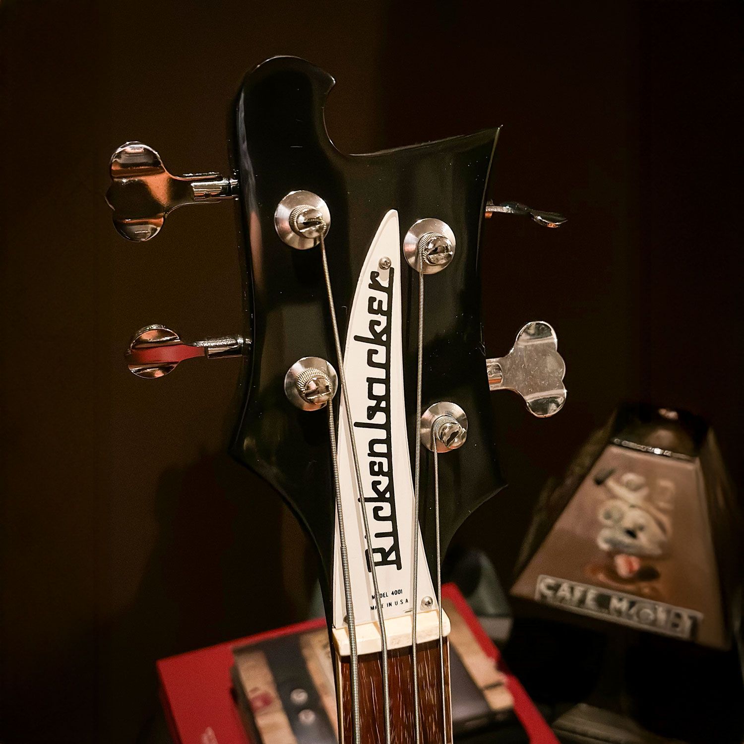1972 Rickenbacker 4001 headstock