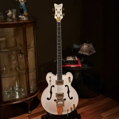 2011 Gretsch Japan White Falcon G6136LSB Bass