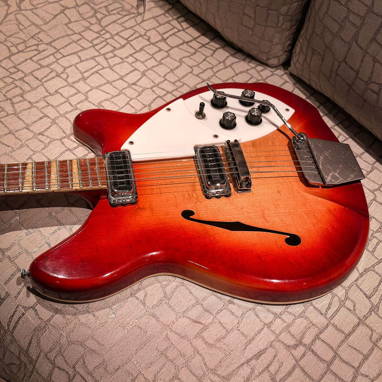 1967 Rickenbacker 3262 side
