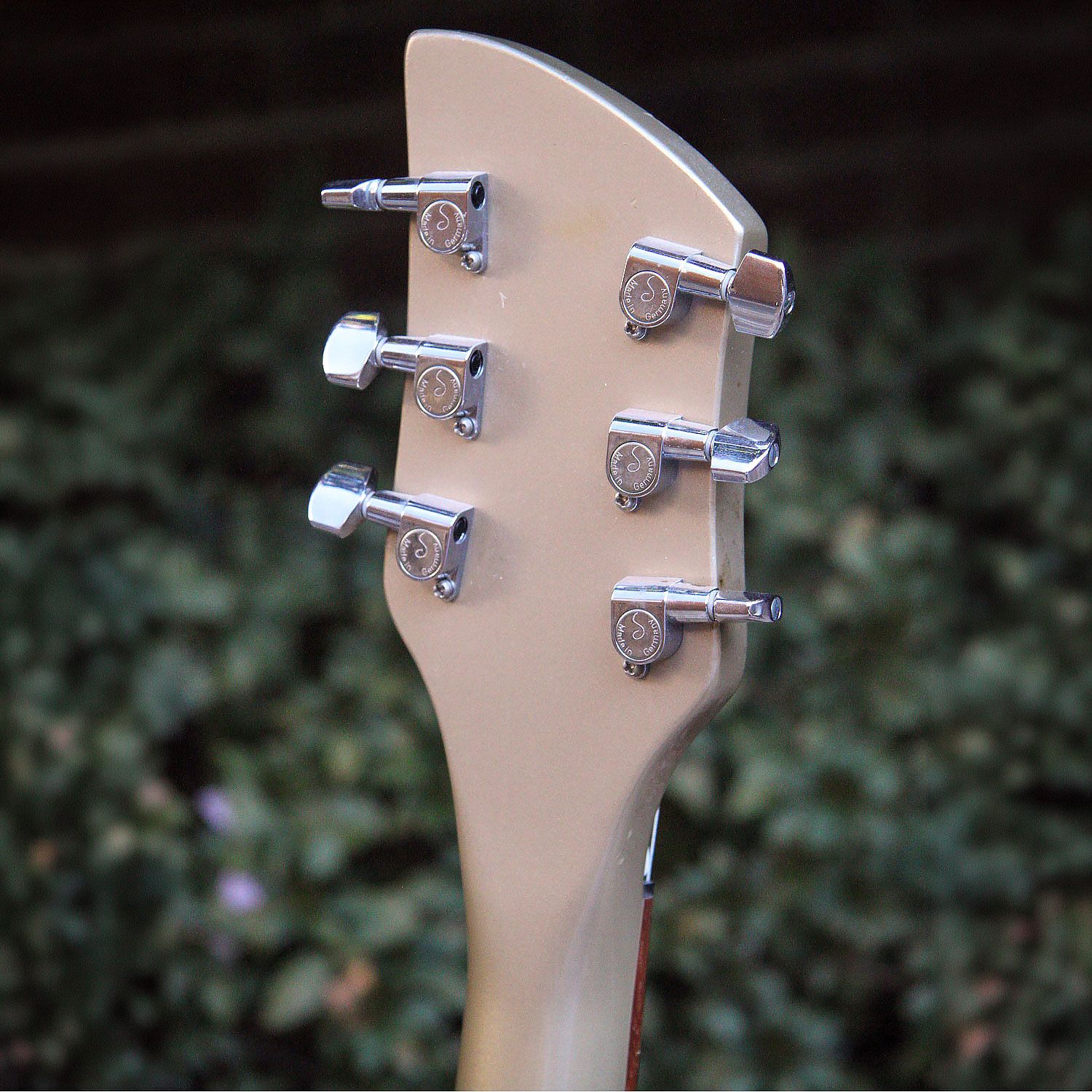 2001 Rickenbacker 330 headstock back