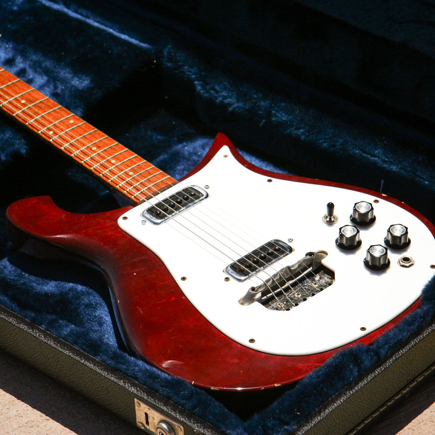 1974 Rickenbacker 450 in case