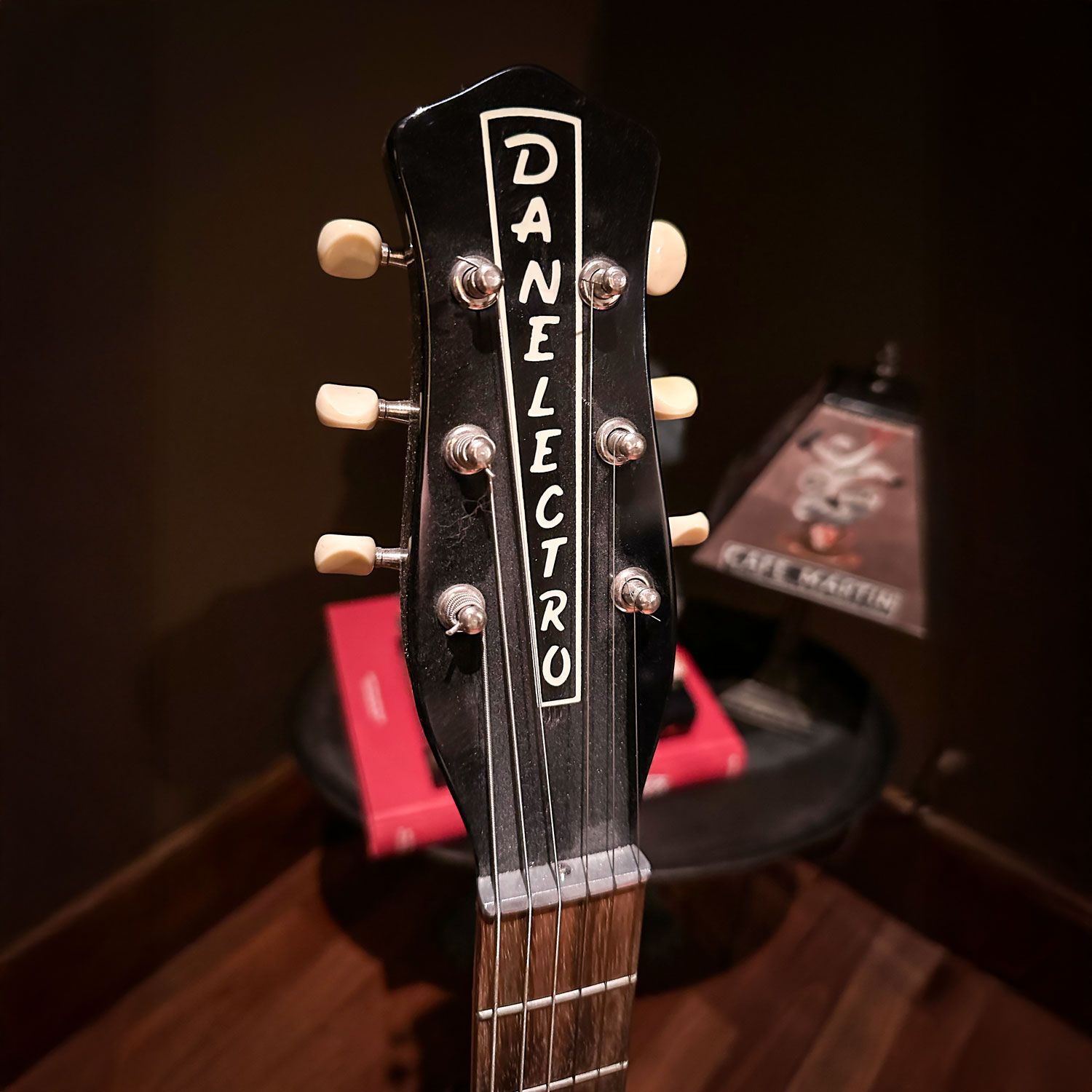 1998 Danelectro U2 '56 headstock