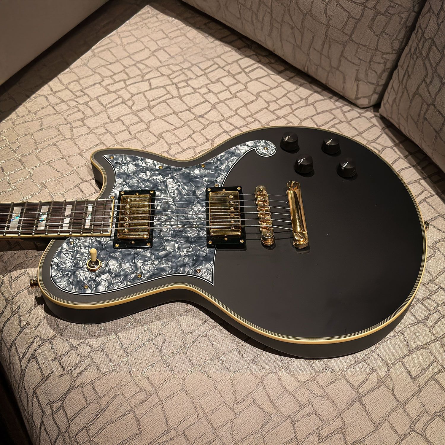 2018 D'Angelico Deluxe Atlantic Baritone side
