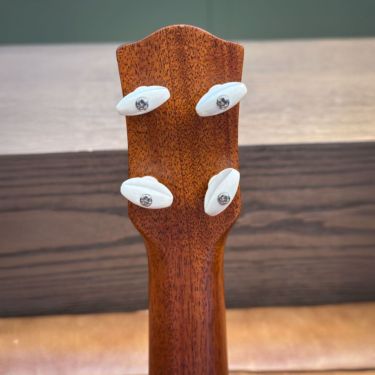 2010 Vox Japan VU33-HK Hello Kitty Ukulele  headstock back