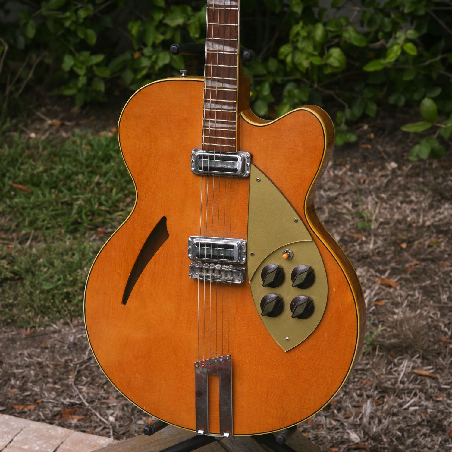 1958 Rickenbacker 360F body