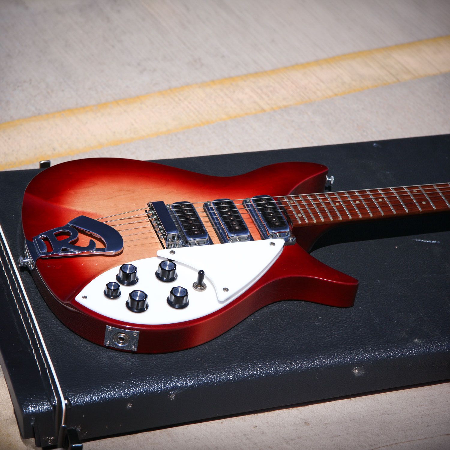 1993 Rickenbacker 350 side