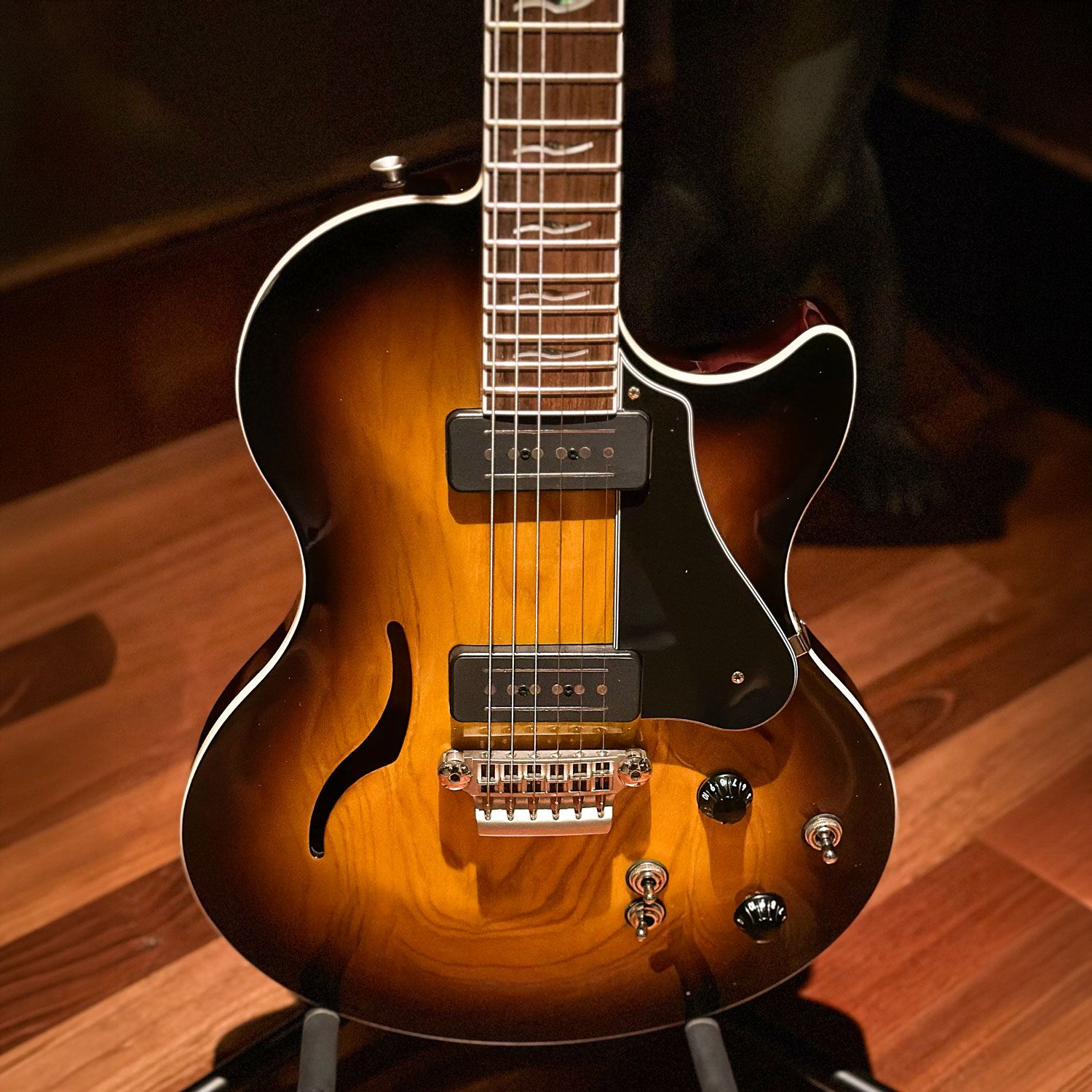 2010 Vox Japan Virage II Single Cut body