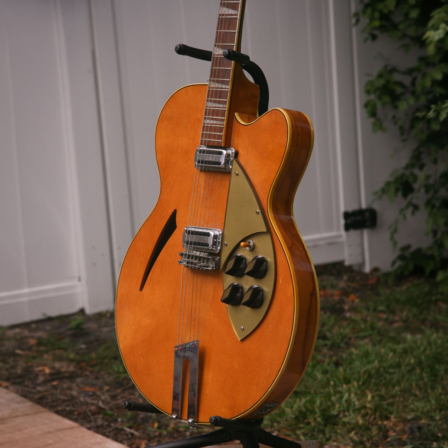 1958 Rickenbacker 360F body