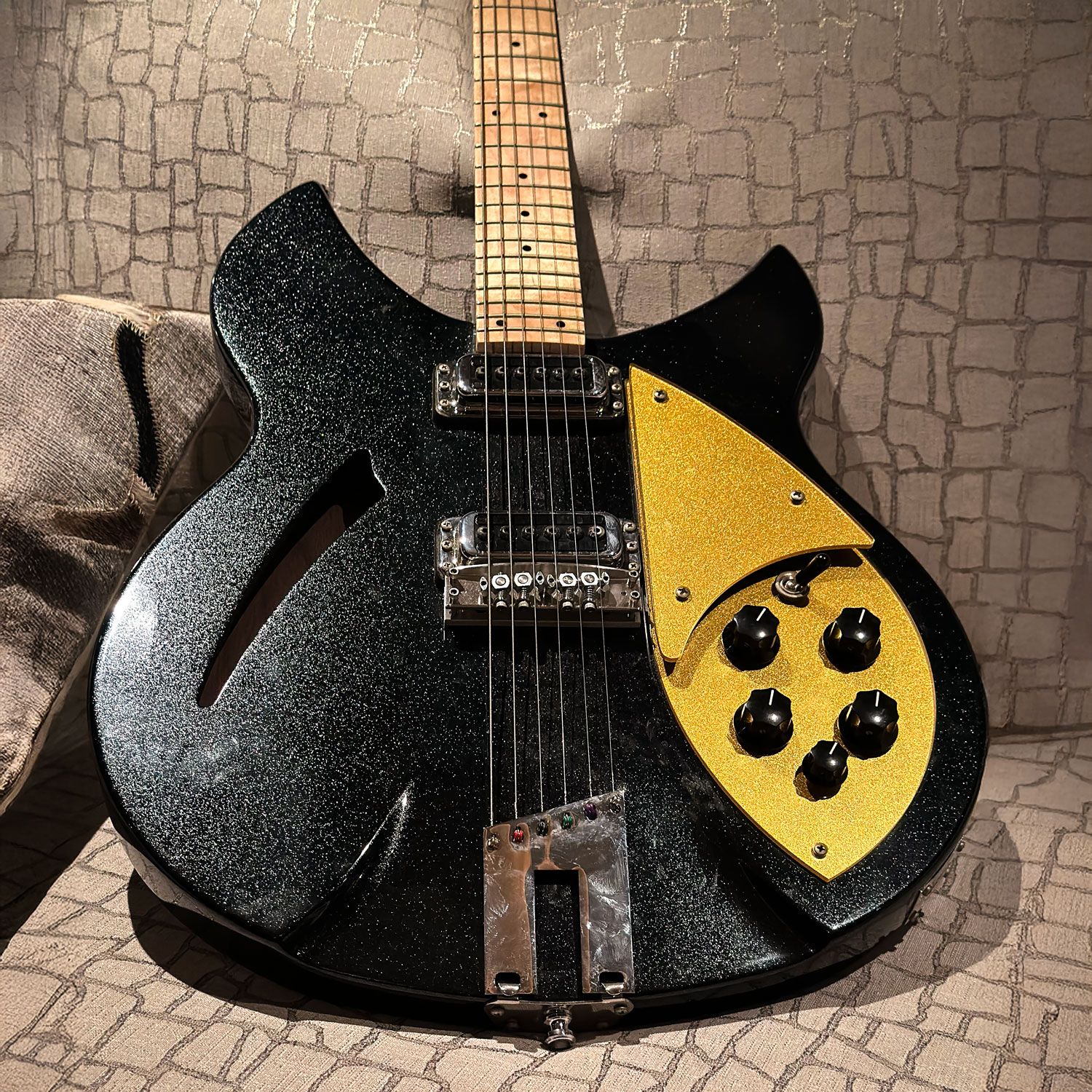 2019 Rickenbacker 330 body