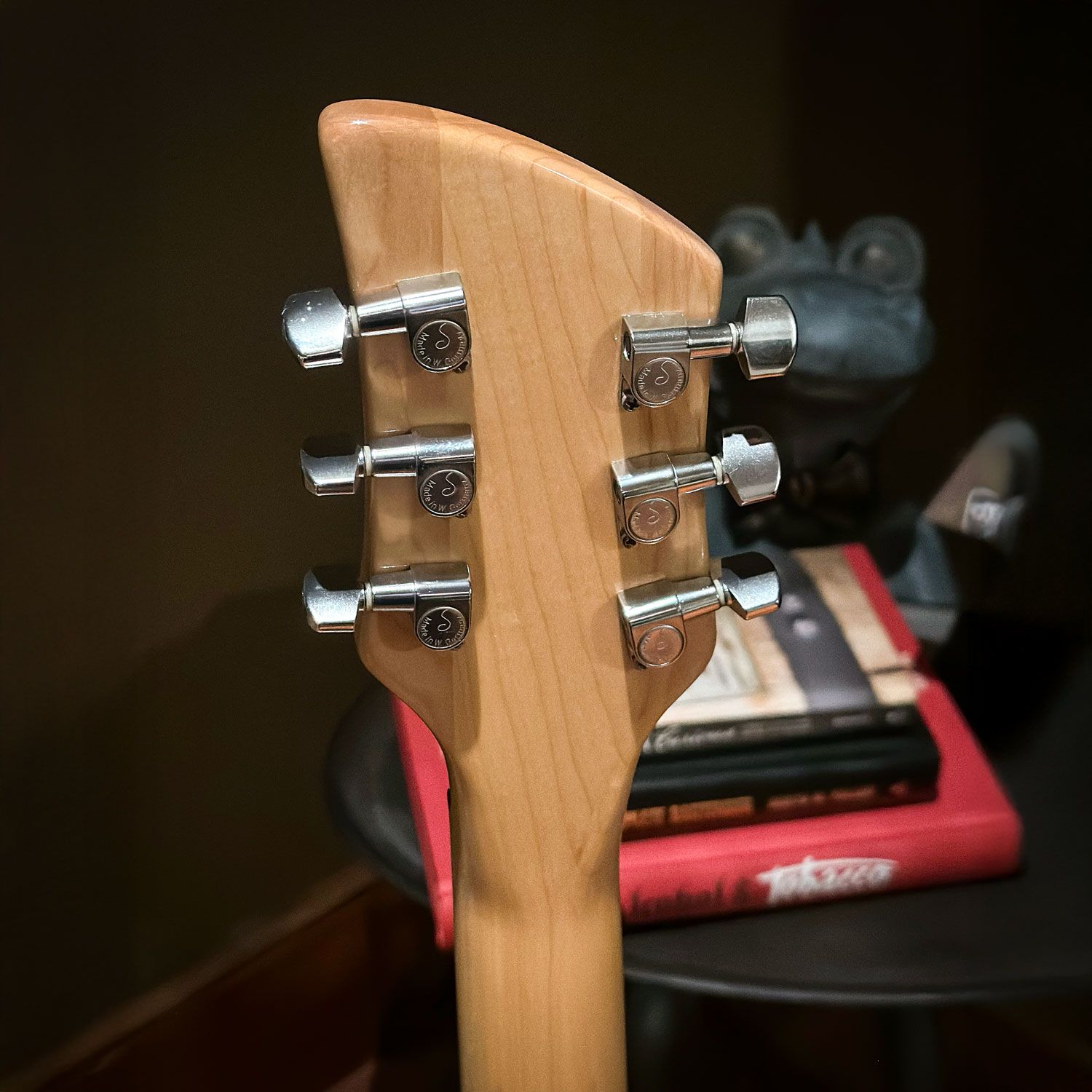 1993 Rickenbacker 650A headstock back