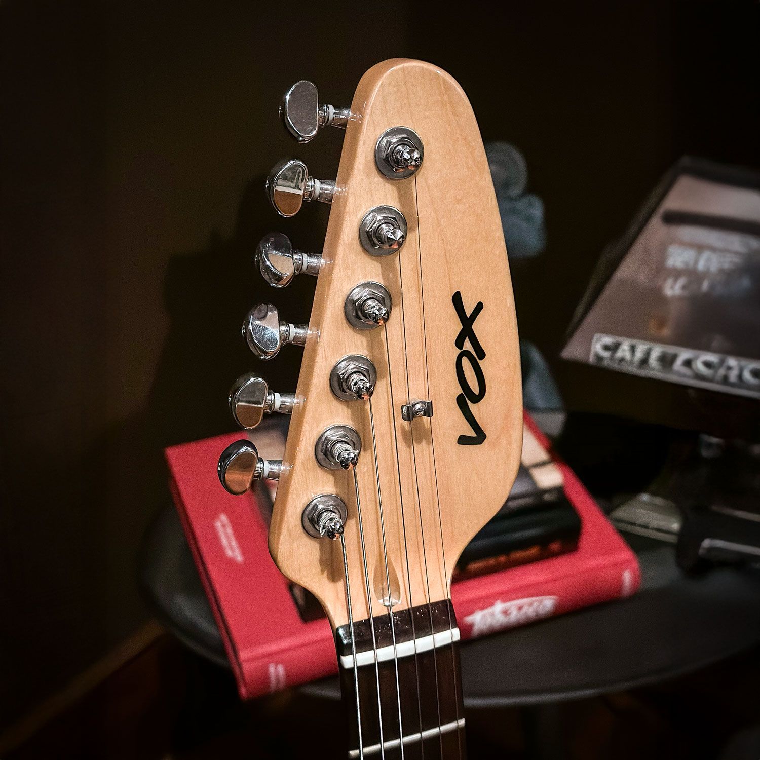 2013 Vox Indonesia V-MK5 headstock