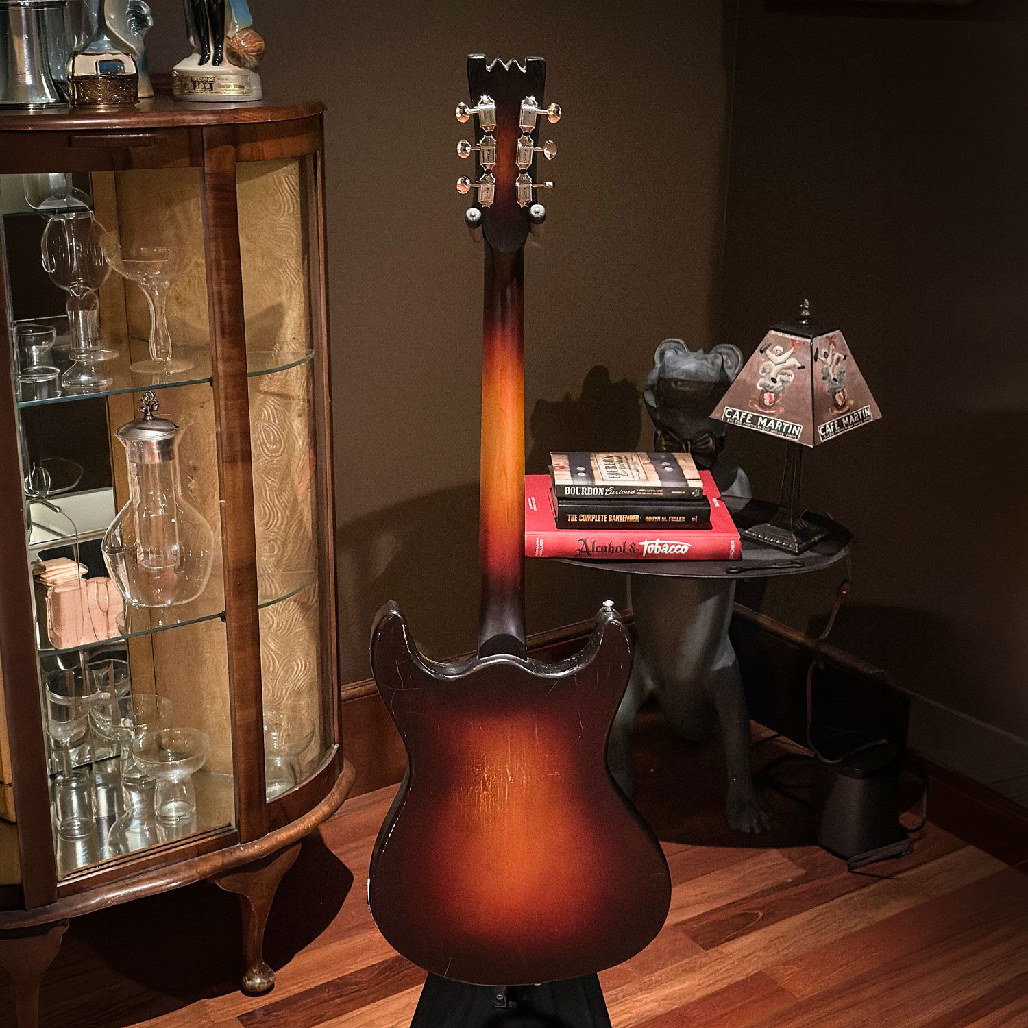 Mosrite Student back