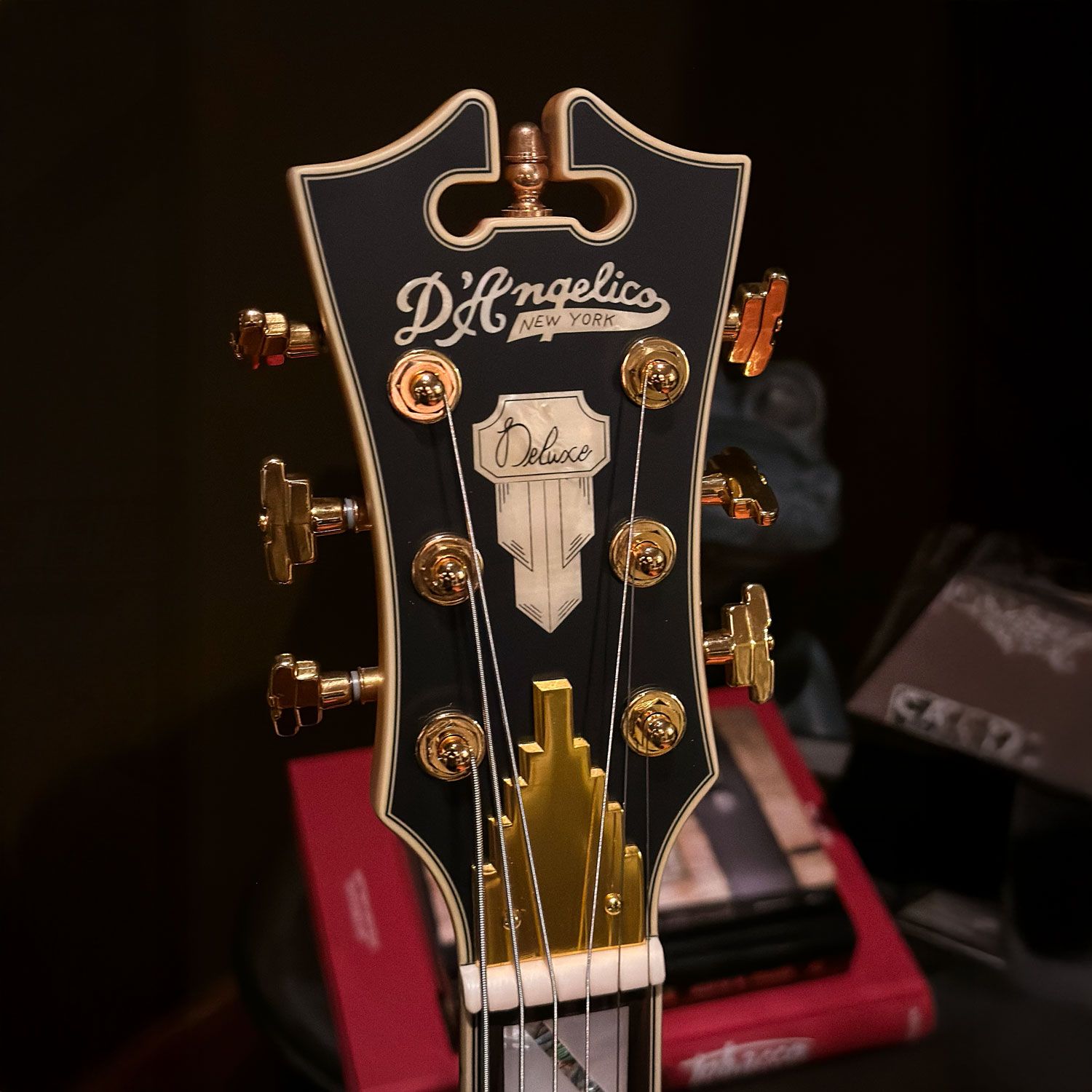 2018 D'Angelico Deluxe Atlantic Baritone headstock