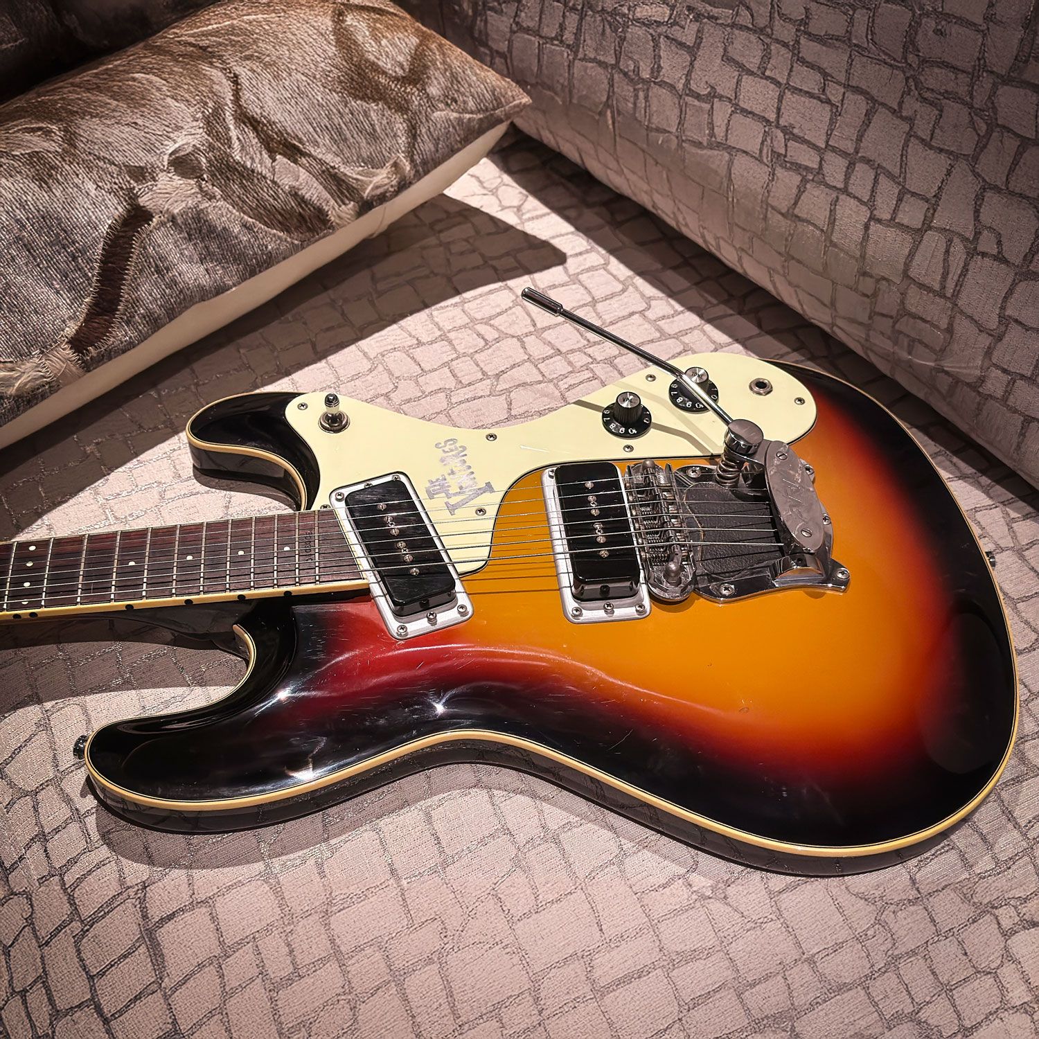 2000 Aria Pro II VM-2001 side