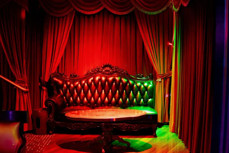 The Long Sunday, Sunday night at Sydney Elements