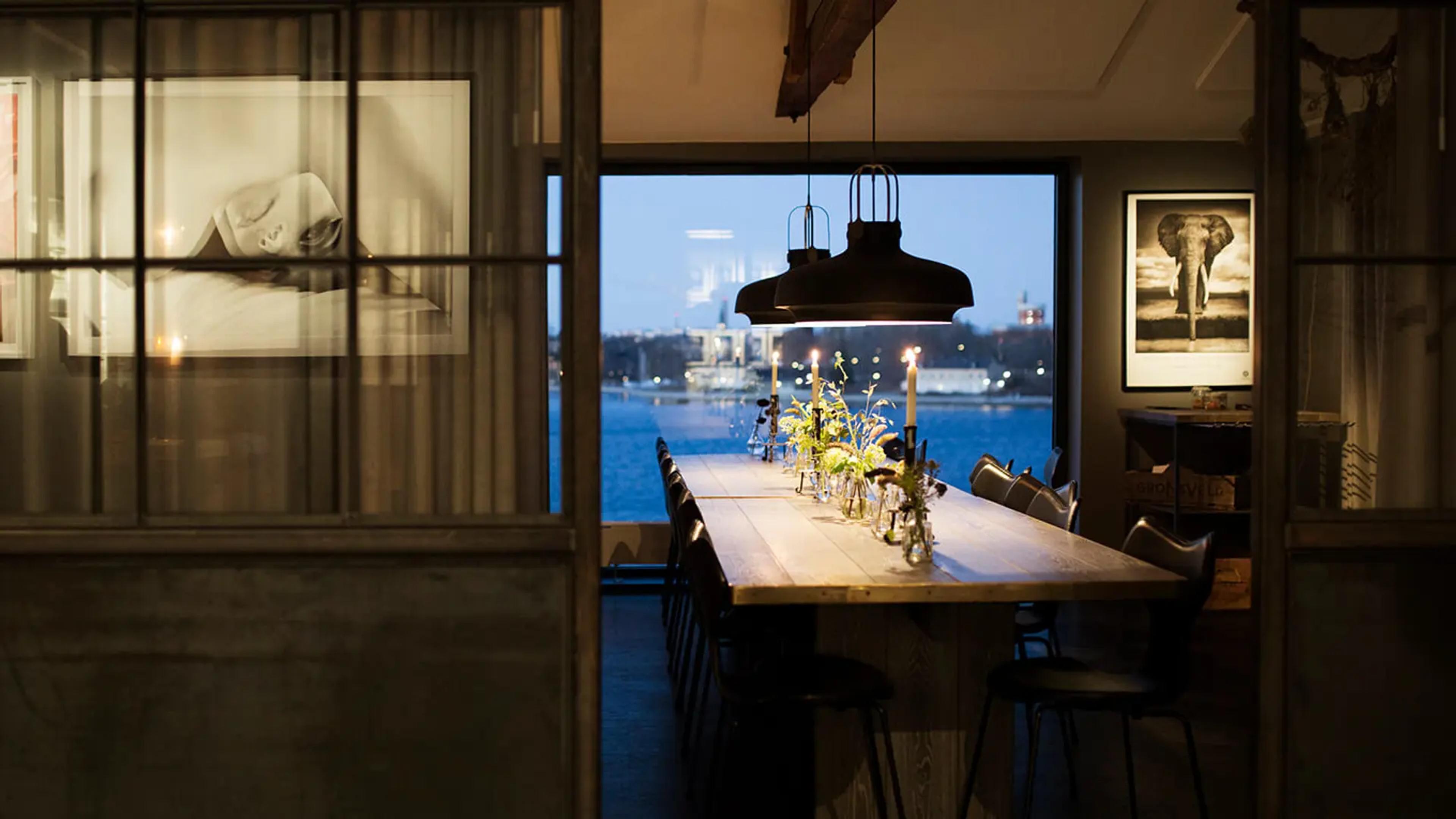 Chambre séparée with view over Stockholm waters